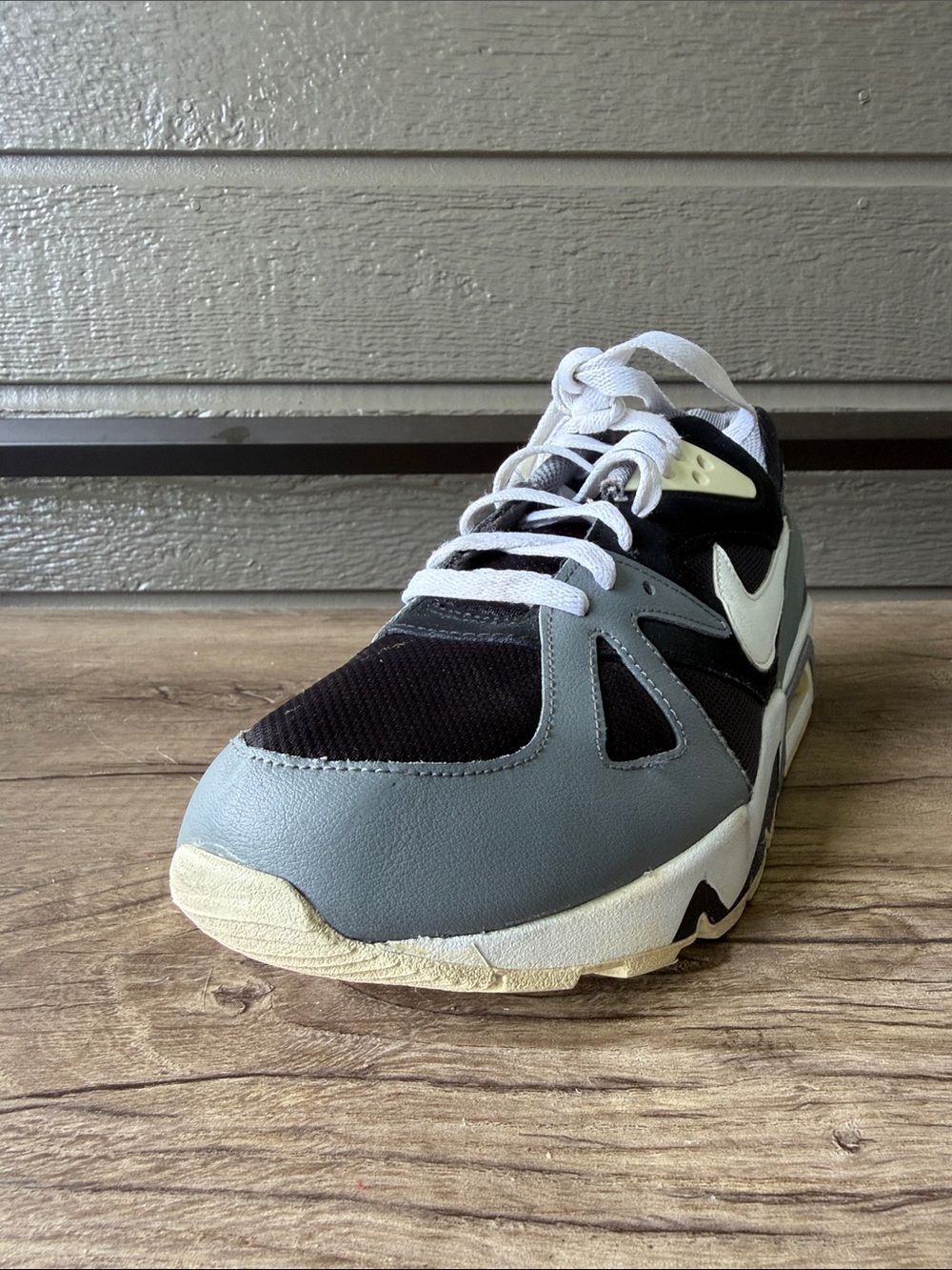Nike Air Structure Men’s Black and Gray Sneakers with White Laces size 12
